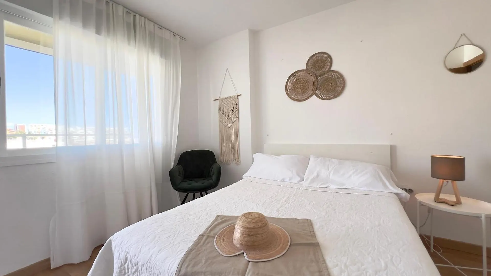 Апартаменты En Carihuela Con Vistas Y Plaza De Garaje, Nucleo Cristal Торремолинос 0*,