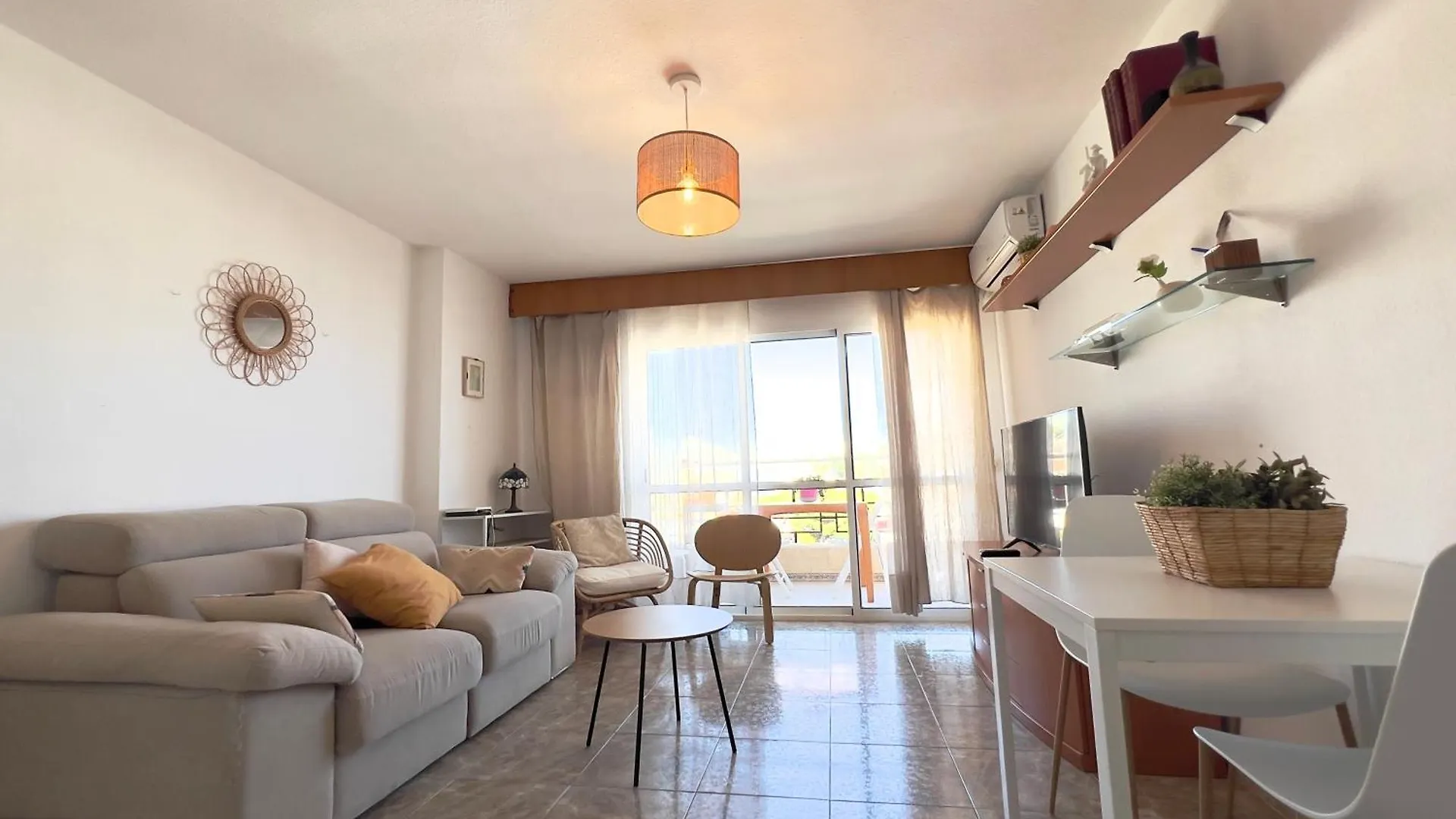 Apartament En Carihuela Con Vistas Y Plaza De Garaje, Nucleo Cristal Torremolinos