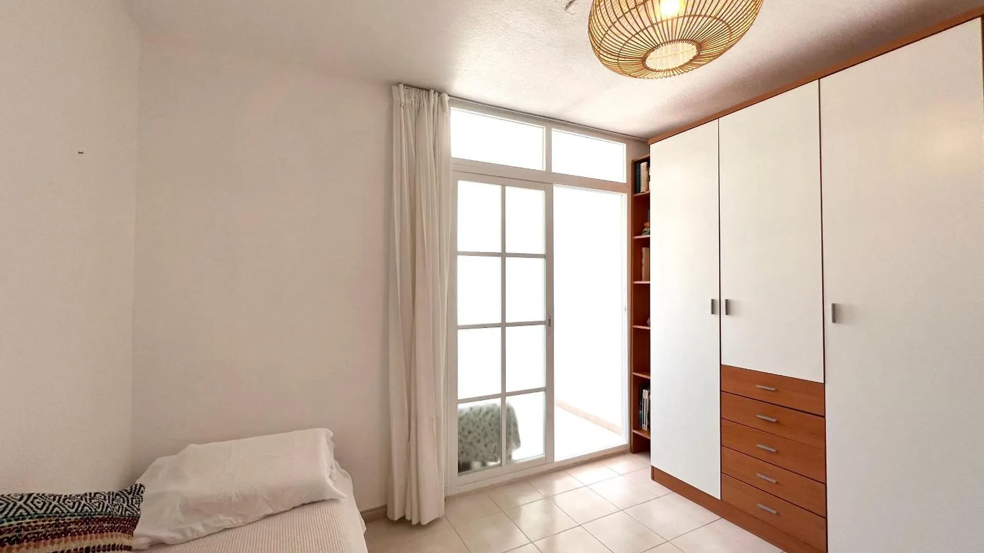 Apartament En Carihuela Con Vistas Y Plaza De Garaje, Nucleo Cristal Torremolinos
